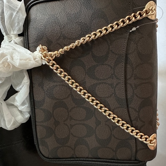 Moving Sale |
Auth Coach Klare? In signature canvas New with original dust bag - Picture 12 of 12